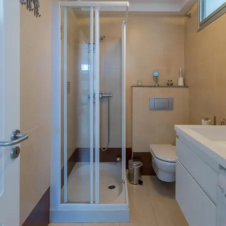 Apartment Flatguest - Adelfas 15