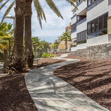 Flatguest - Adelfas 15 *