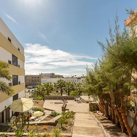 Apartment Flatguest - Adelfas 15