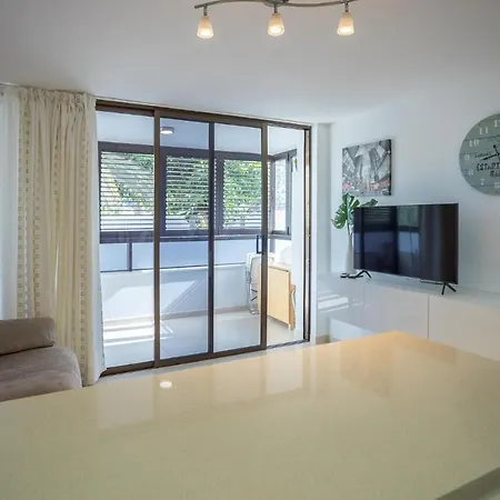 Flatguest - Adelfas 15 Apartment
